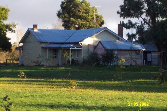 23440 Mossgiel Cobb St Penshurst rear 1039
