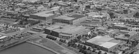 Fig 1.  Geelong waterfront showing numerous masonry woolstores, 1938.