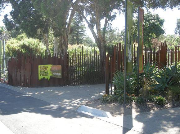 Entrance to Lion Gorge 2017.jpg