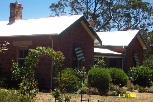 23252 Presbyterian Manse Former Balmoral 2336