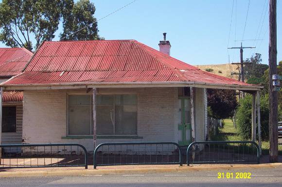 23083 Shop   Residence 102 Whyte St Coleraine 0438
