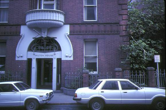 milton house flinders lane melb entrance oct1982