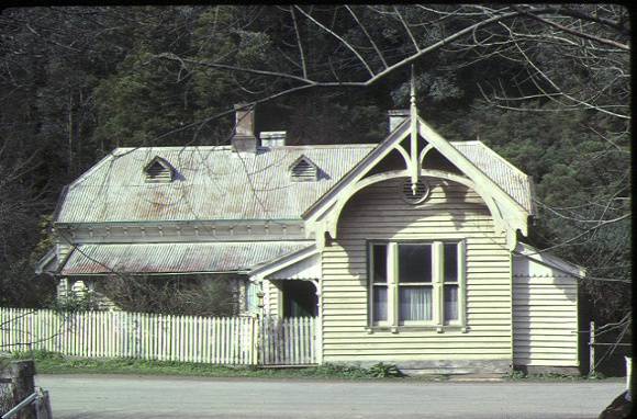 H00583 former walhalla post office walhalla front view sep1982