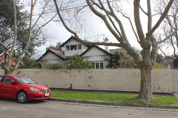 29 Scott Grove Glen Iris