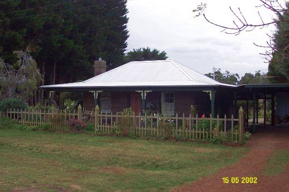 23513 Stone Cottage Tarrington 0935