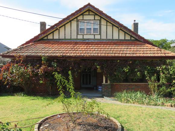 16 Ballater Street Essendon