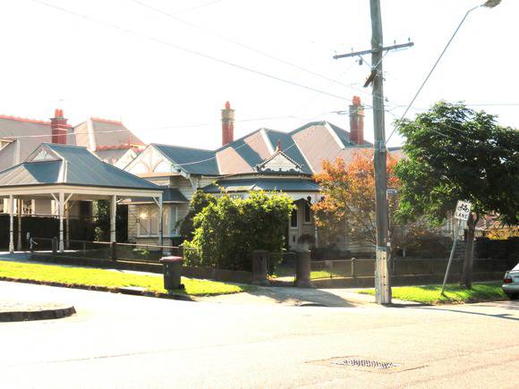 2 Raleigh Street Essendon