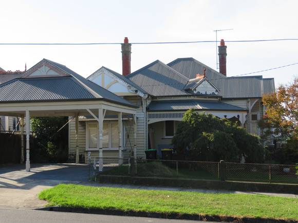 2 Raleigh Street Essendon