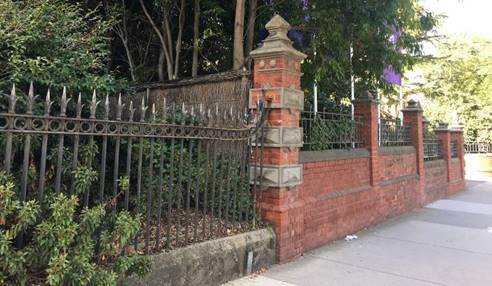 2019 Grattan Street fence.jpg