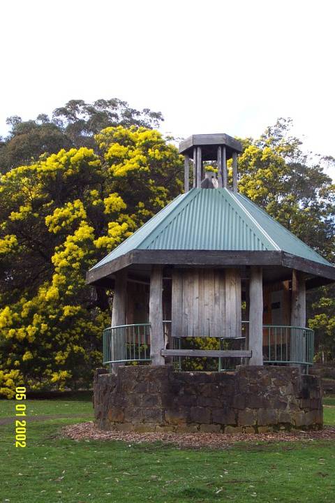 23208 Wannon Falls Interpretation pavilion 1326