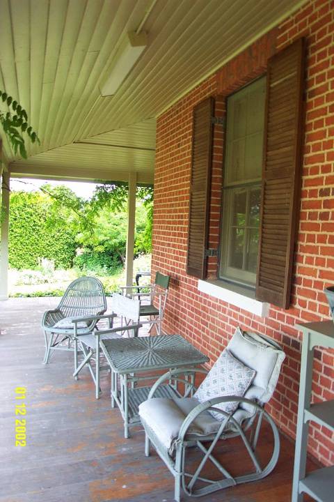 23222 Yat Nat Homestead Balmoral verandah 2182