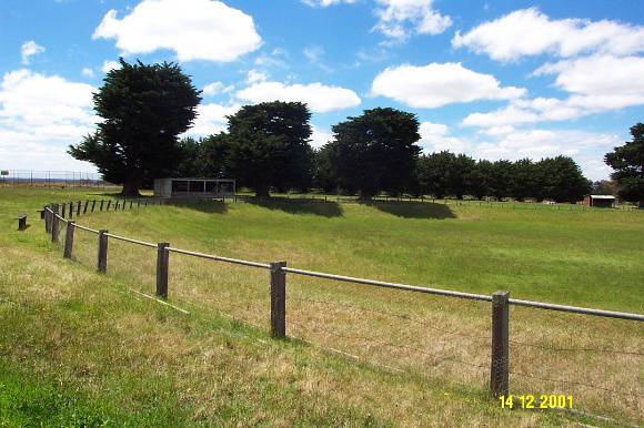 23234 Yulecart Memorial Hall oval 0304