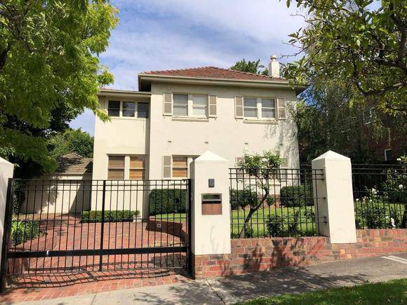 7 Henderson Avenue, Malvern