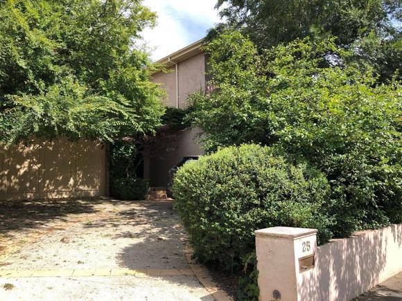 25 Henderson Avenue, Malvern