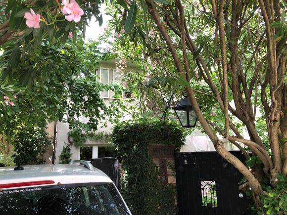 12-14 Moorakyne Avenue, Malvern