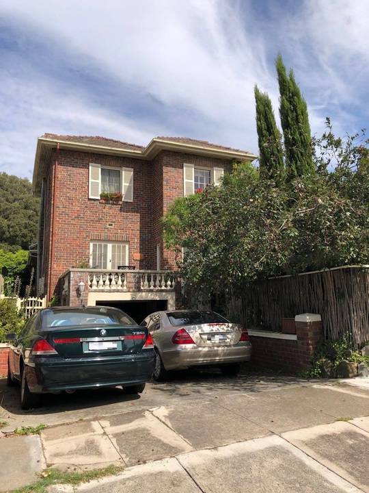 11 Henderson Avenue, Malvern