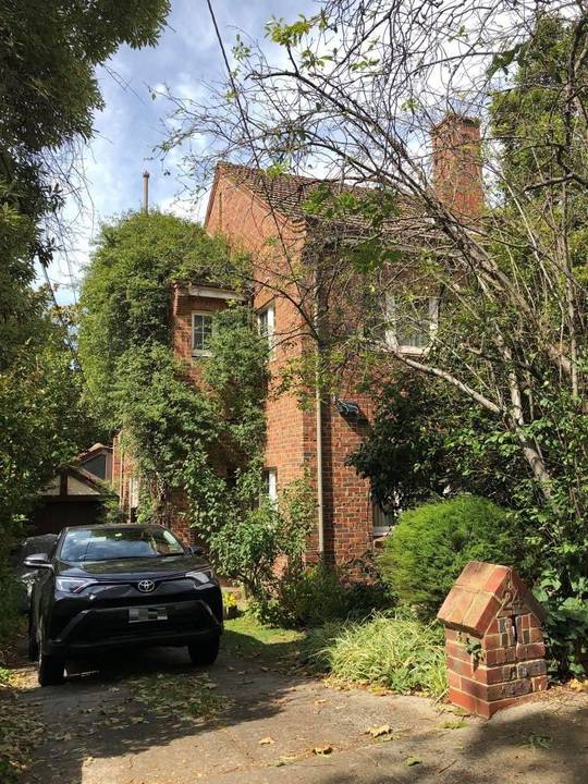 24 Robinson Street, Malvern