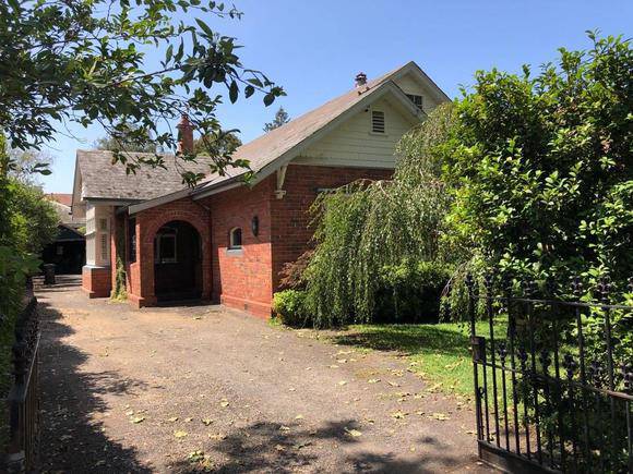 5 Canberra Grove, Malvern