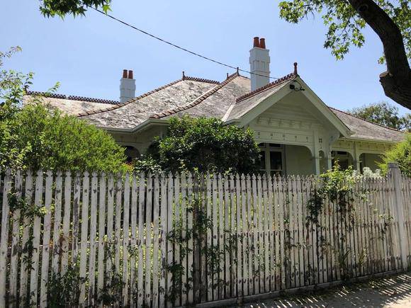 1 Canberra Grove, Malvern