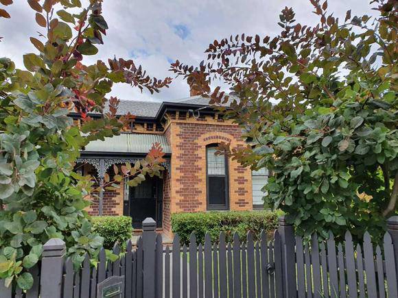 10 Parkside Street, Malvern