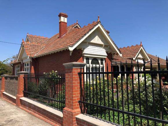 10 Coonil Crescent, Malvern