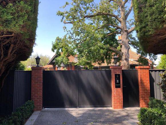 6 Coonil Crescent, Malvern