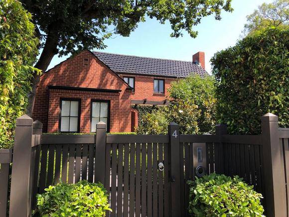 4 Derril Avenue, Malvern