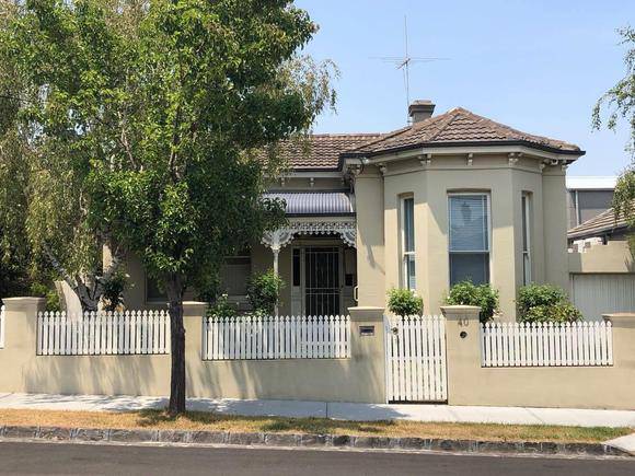 40 McKinley Avenue, Malvern
