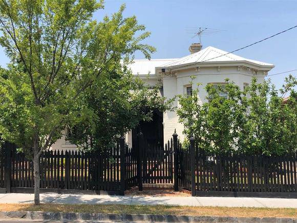 44 McKinley Avenue, Malvern