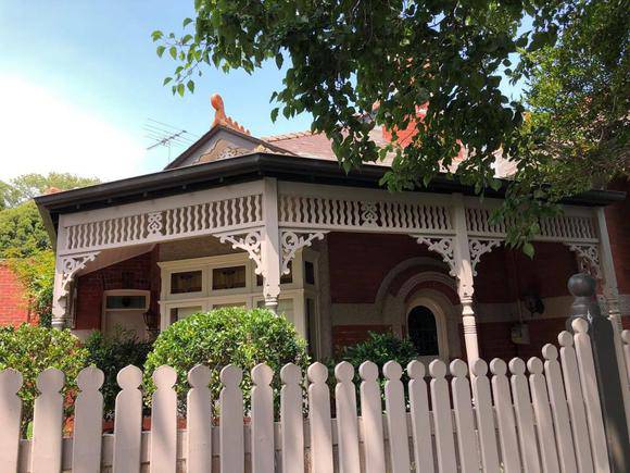 1 Glendearg Grove, Malvern