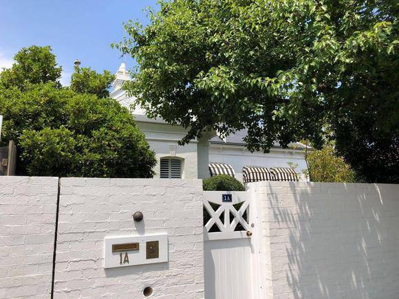 1A Glendearg Grove, Malvern