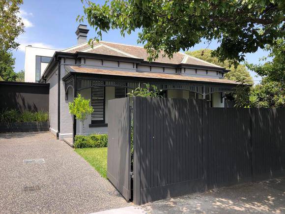 3 Glendearg Grove, Malvern