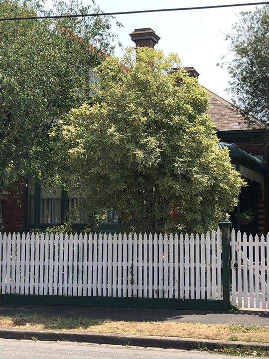 38 Glendearg Grove, Malvern
