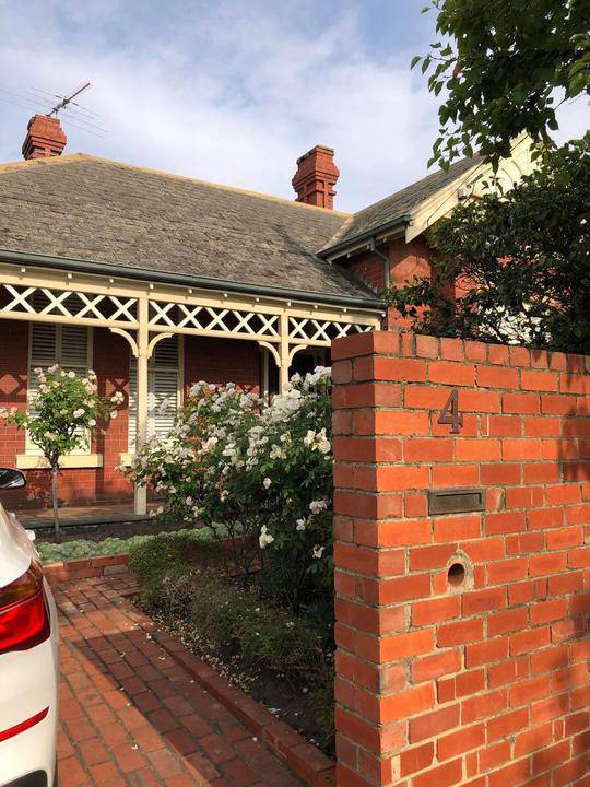 4 Glendearg Grove, Malvern