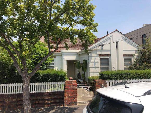 6 Evandale Road, Malvern