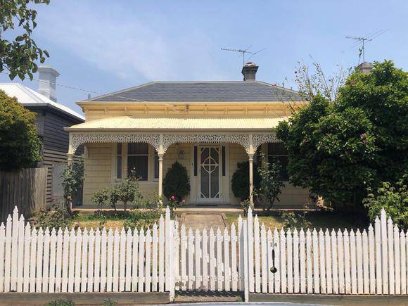 14 Gordon Grove, Malvern