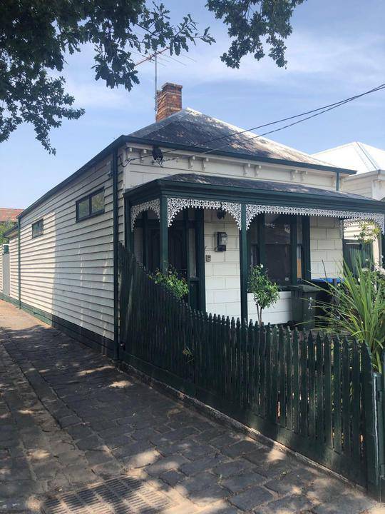 2 Chandlers Road, Malvern