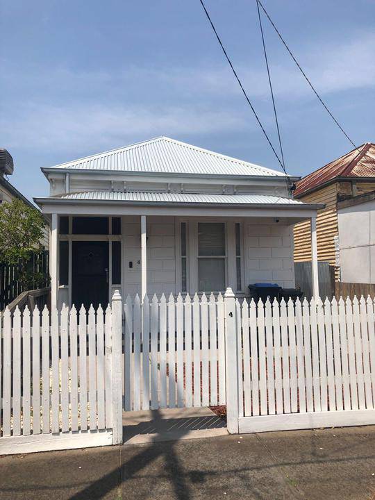 4 Chandlers Road, Malvern