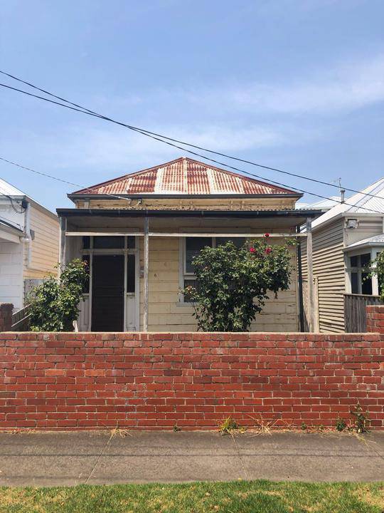 6 Chandlers Road, Malvern