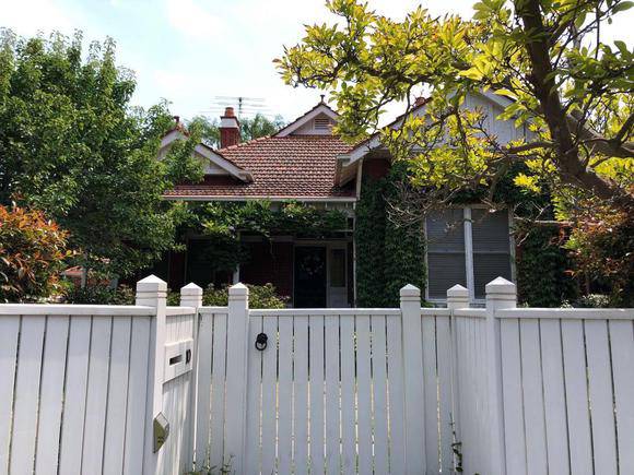10 Staniland Avenue, Malvern