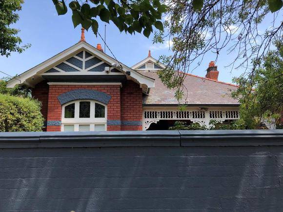 16 Wheatland Road, Malvern