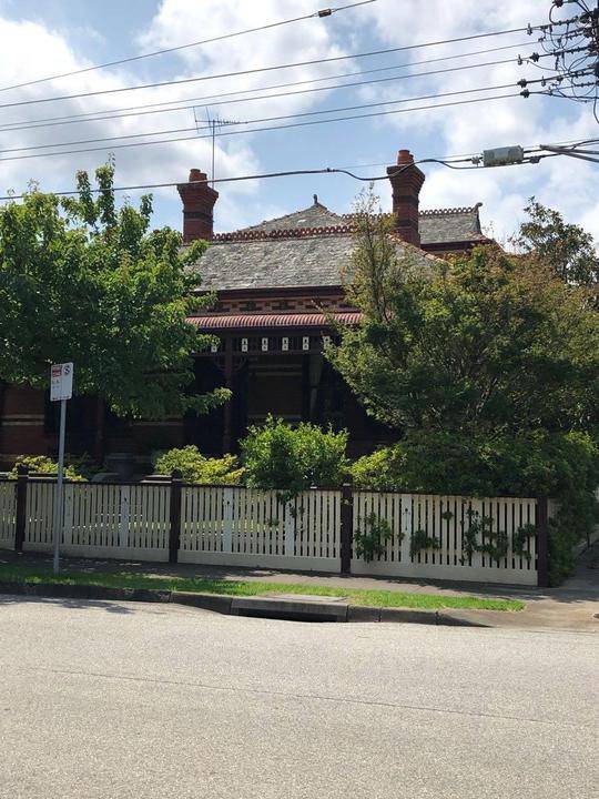 41 Wheatland Road, Malvern