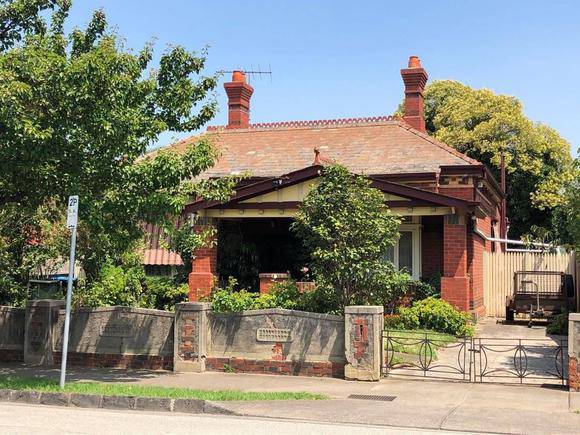 42 Wheatland Road, Malvern