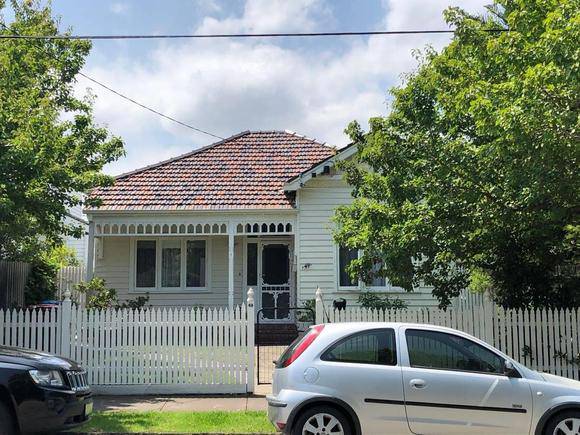 49 Wheatland Road, Malvern