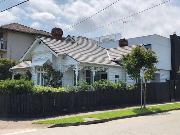 55 Wheatland Road, Malvern
