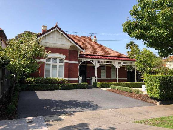 67 Wheatland Road, Malvern