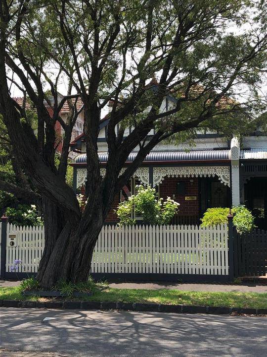 101 Claremont Avenue, Malvern