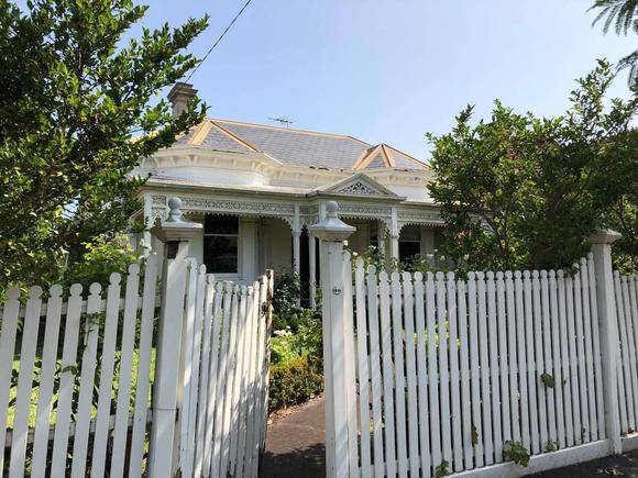 44 Claremont Avenue, Malvern
