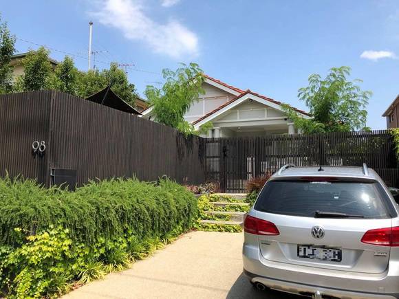 98 Claremont Avenue, Malvern