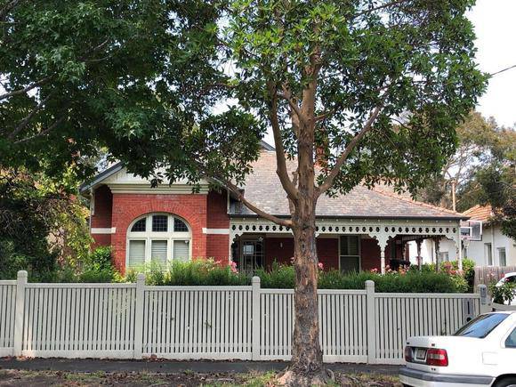19 Staniland Avenue, Malvern